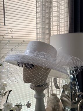 VTG NWT Arlin White Polypropylene Straw Veil Hat